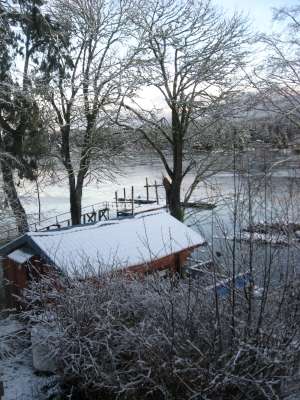 Cabin 2 in the snow-400.jpg